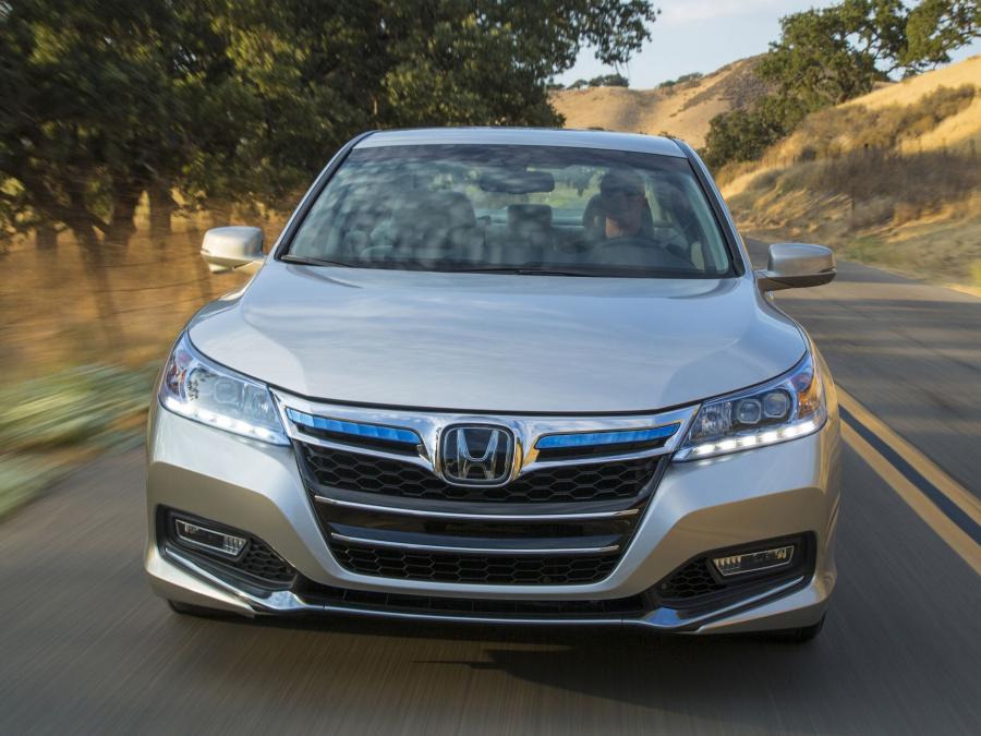  Honda Accord PHEV 2013 года  (фото 21 из 28)